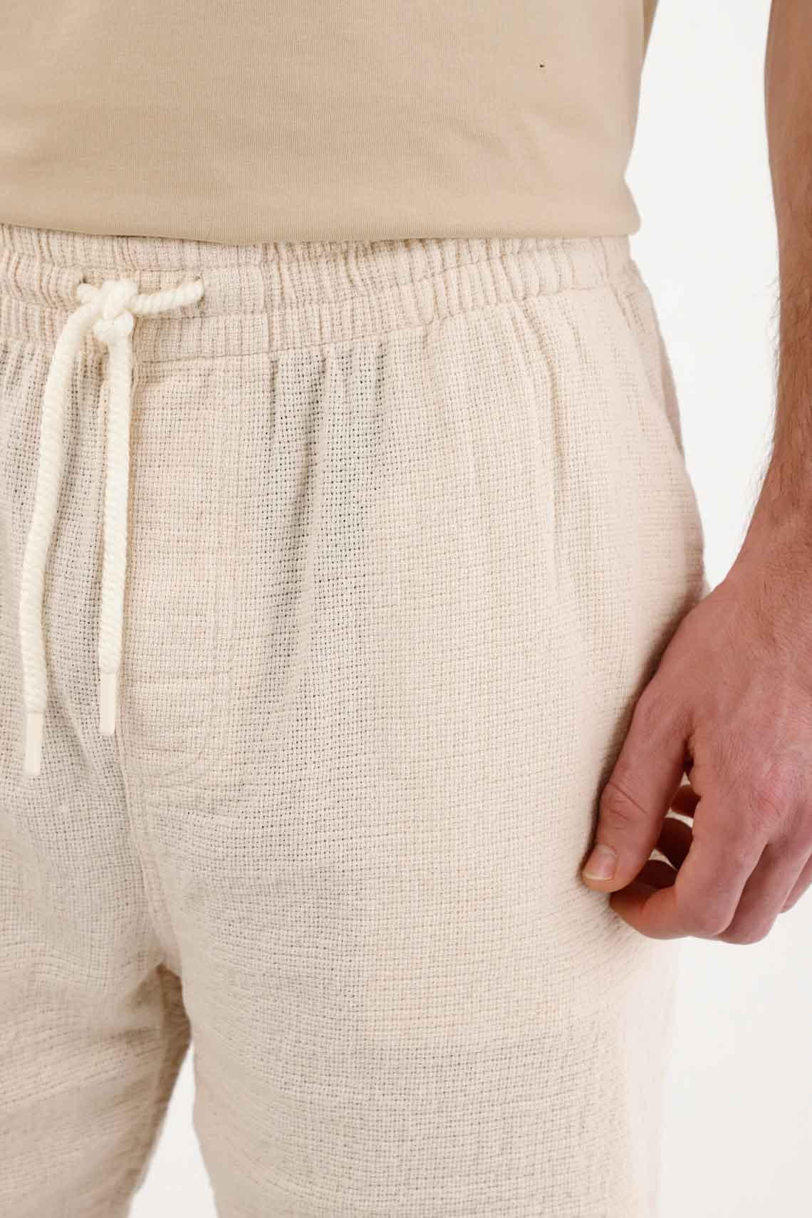 Bermuda tipo chino con textura crudo para hombre - Image 3