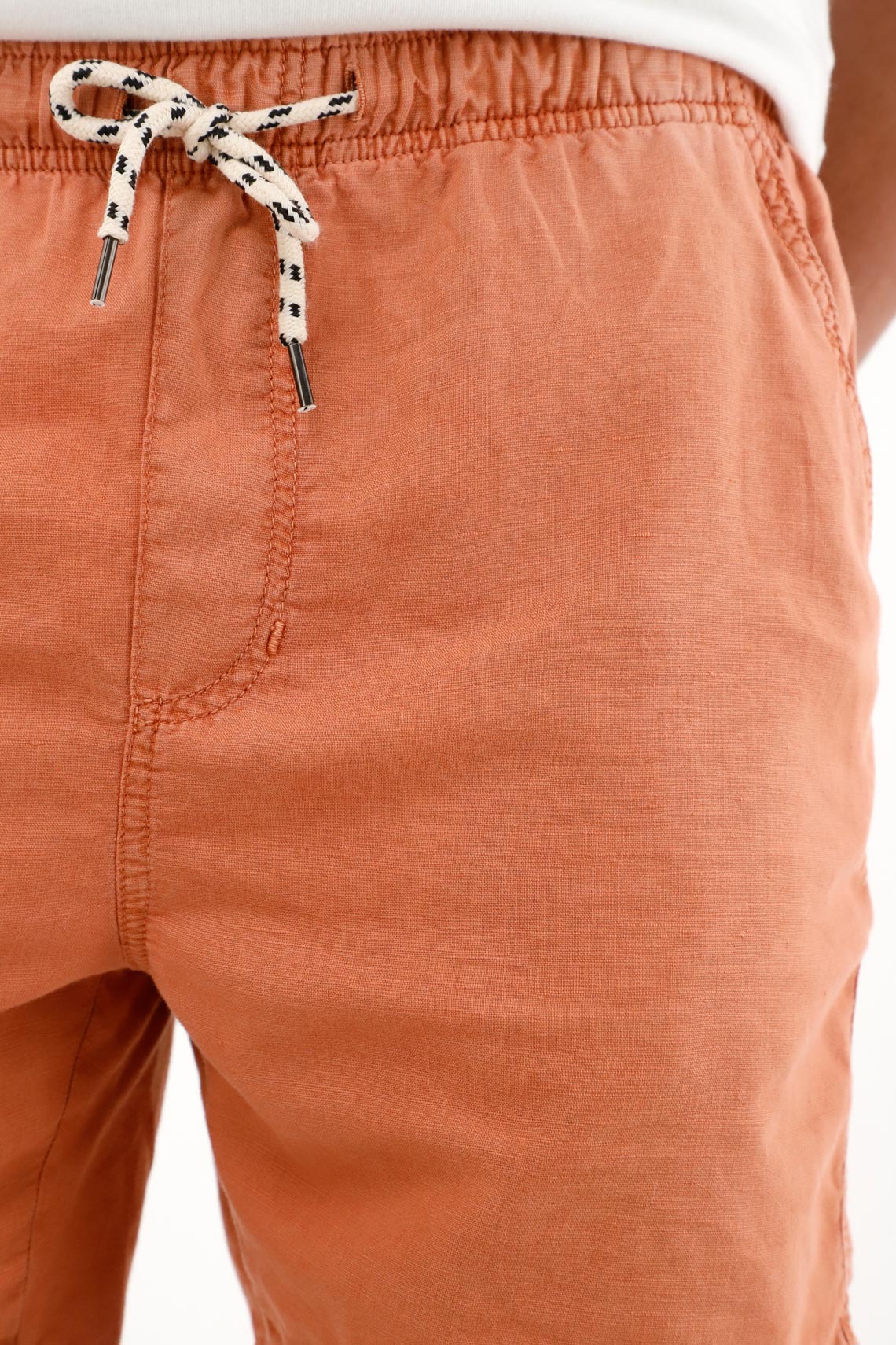 Regular fit shorts with orange elastic waistband for men - Image 3