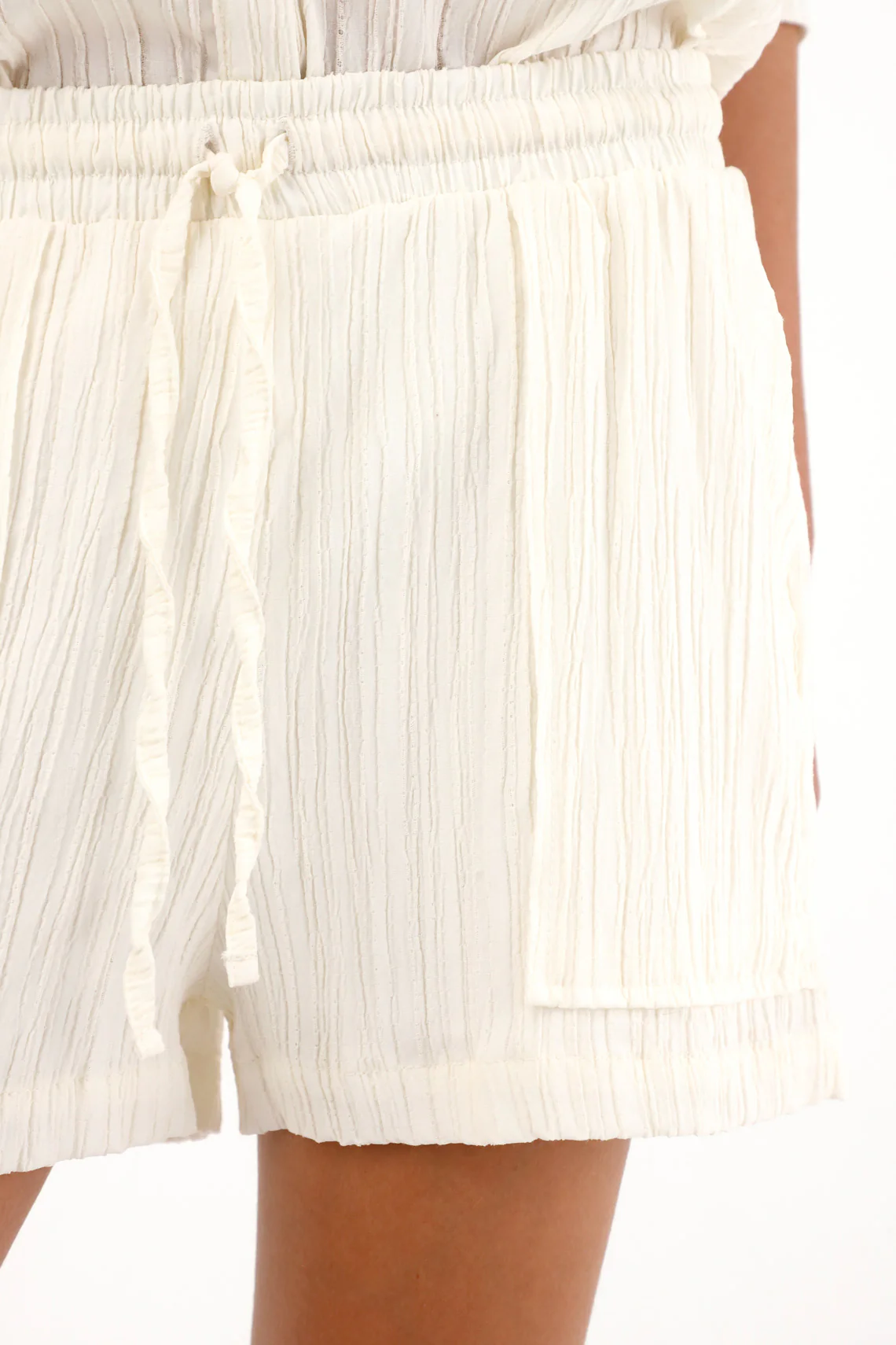 Women's Textured Cream High-Waist Shorts - Image 3
