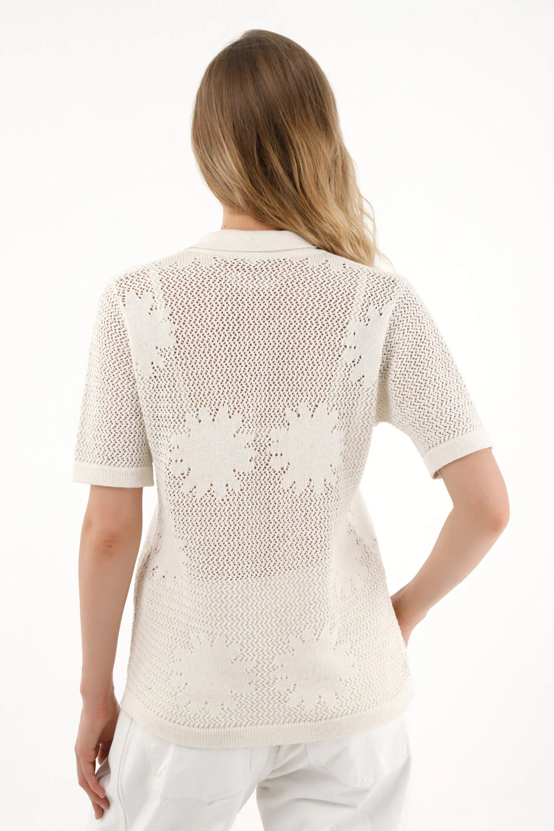 Women's cream woven shirt with floral design - Image 4