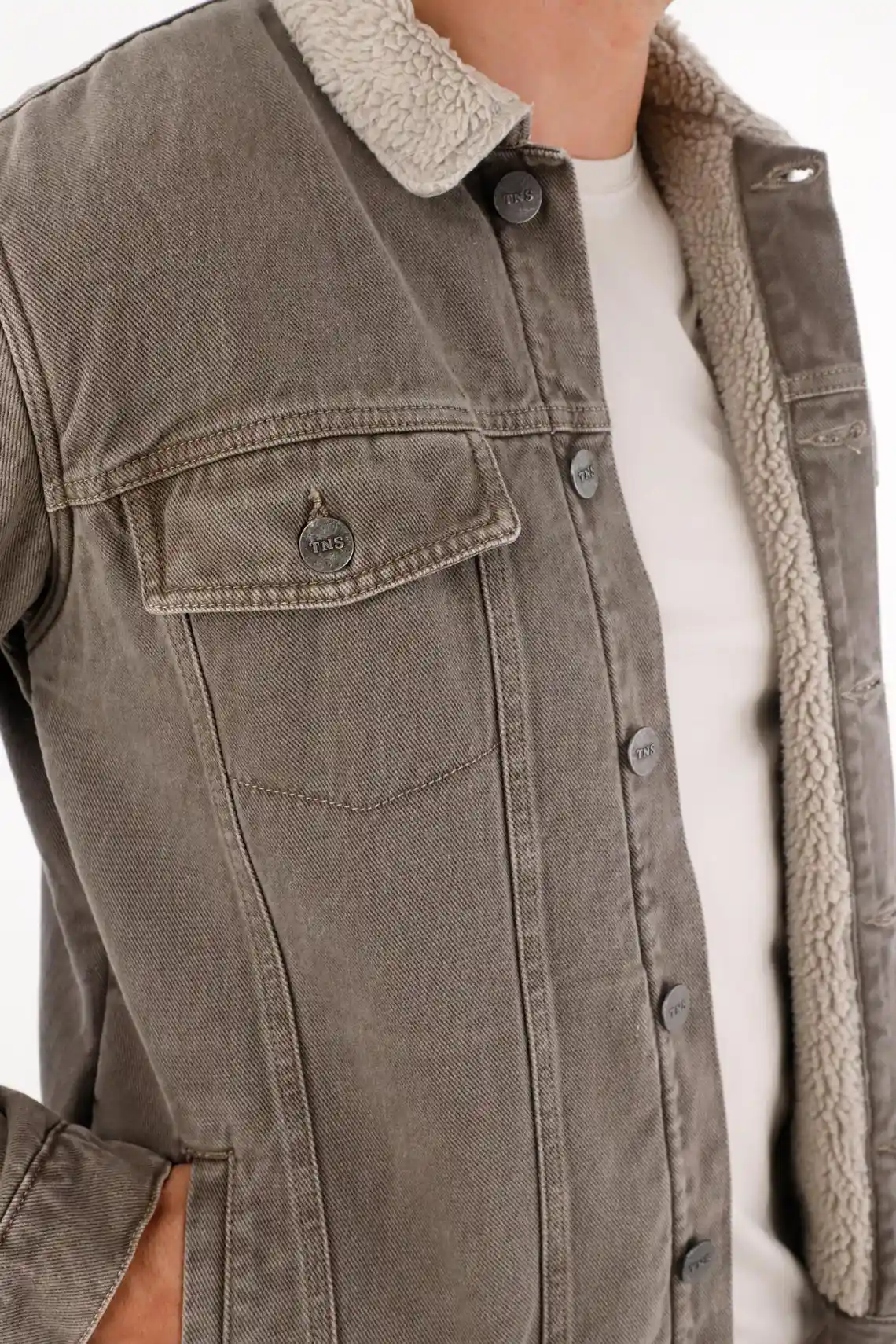 Men's Gray Denim Trucker Jacket - Image 4