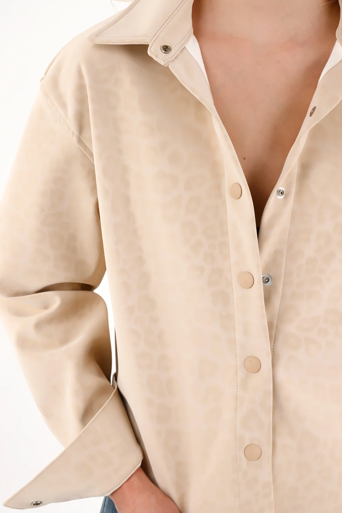 Jacket with Off-White Animal Print Details for Women - Image 3