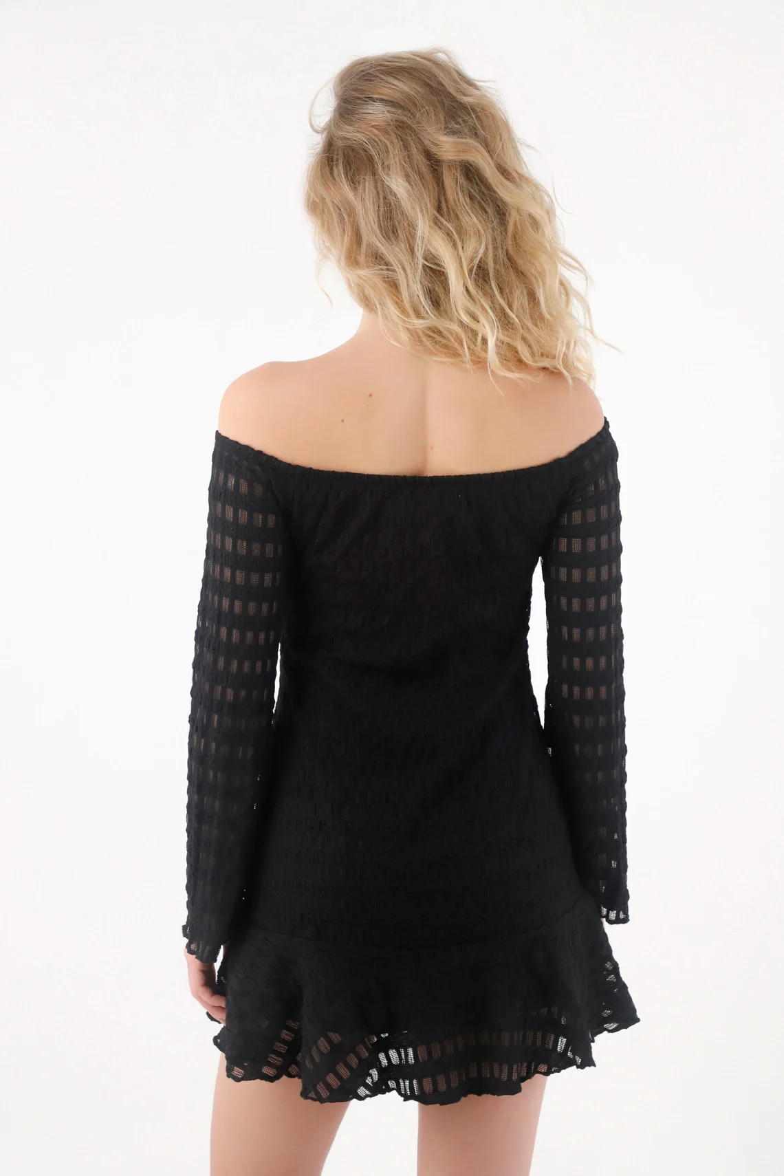 Short black dress with boat neck for women - Image 6