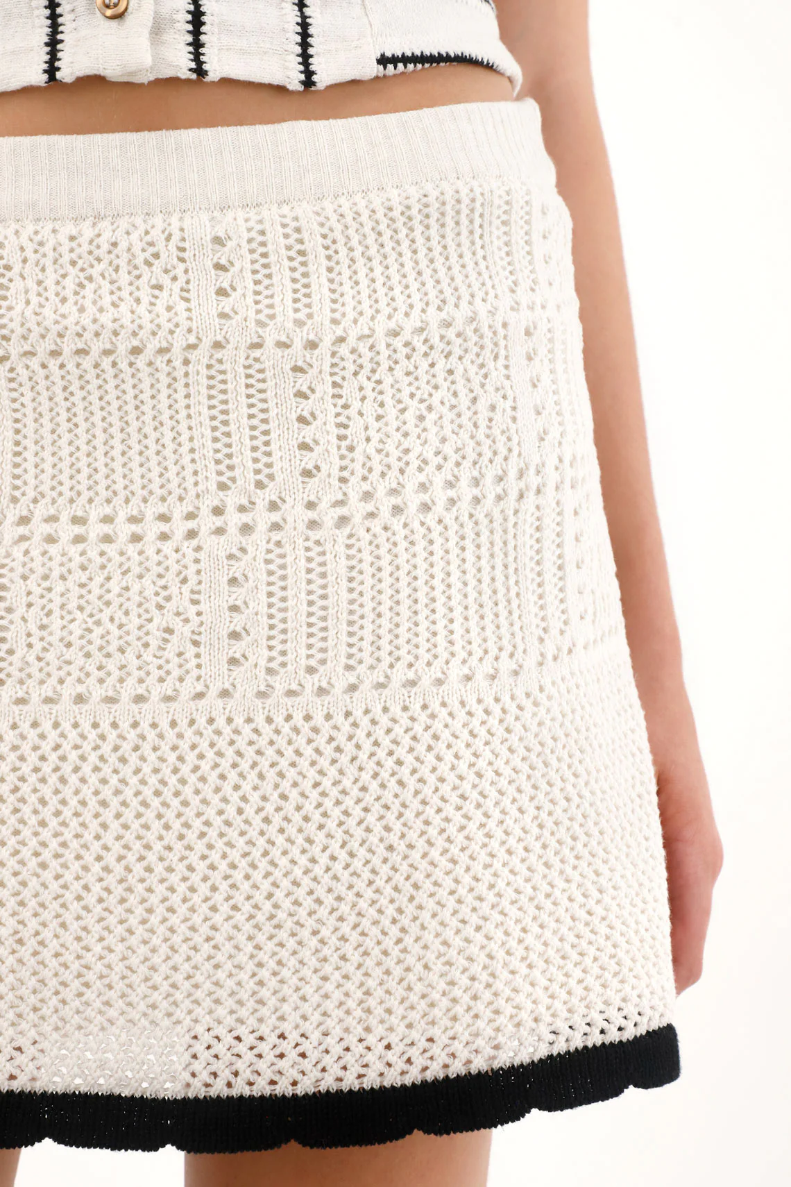 Women's Short Skirt with Contrasting Hem - Image 3