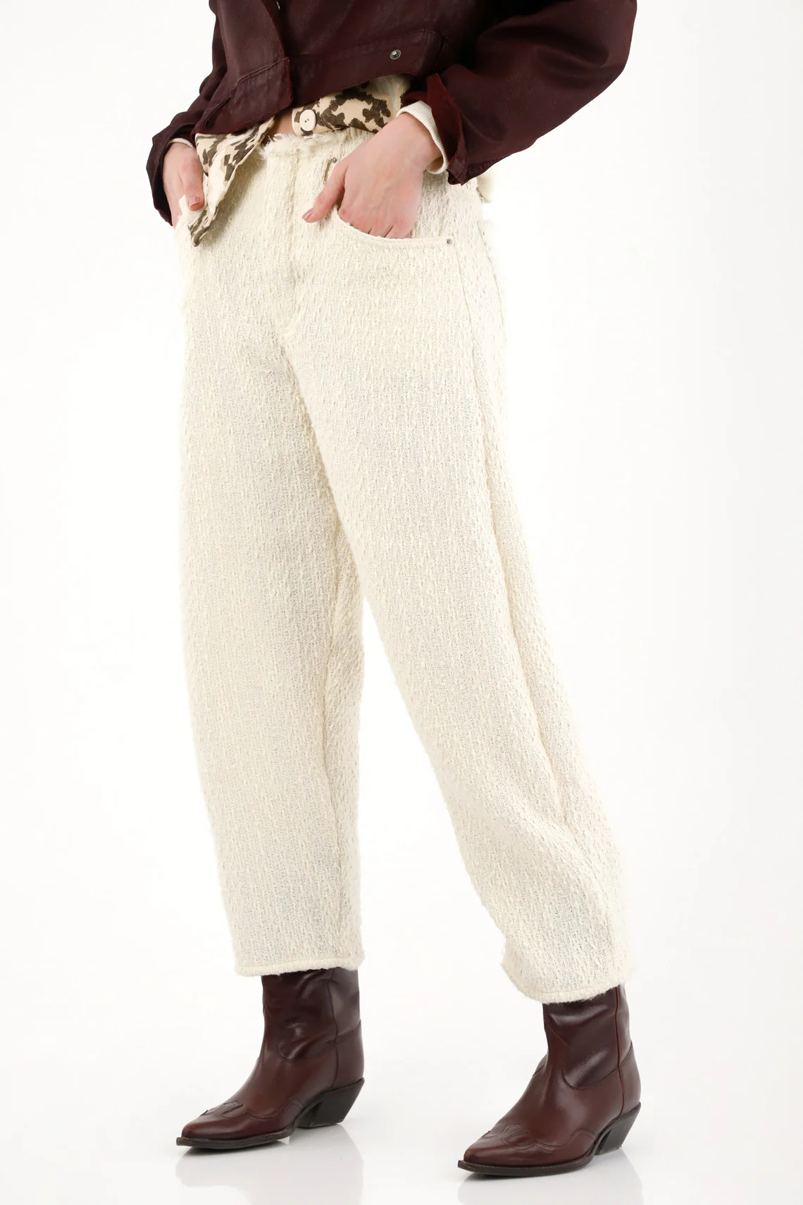 Horseshoe Jeans with Frayed Details in Off-White for Women - Image 2