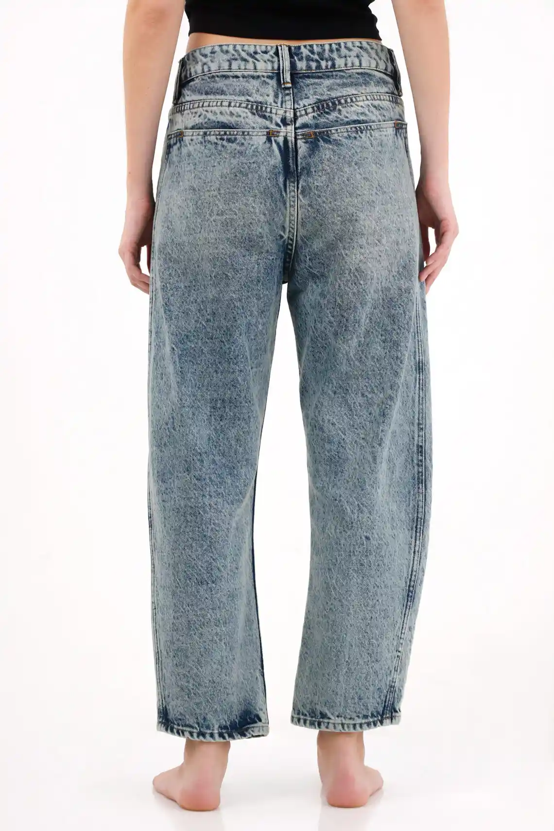 Slouchy Jeans in Mid Blue for Women - Image 4