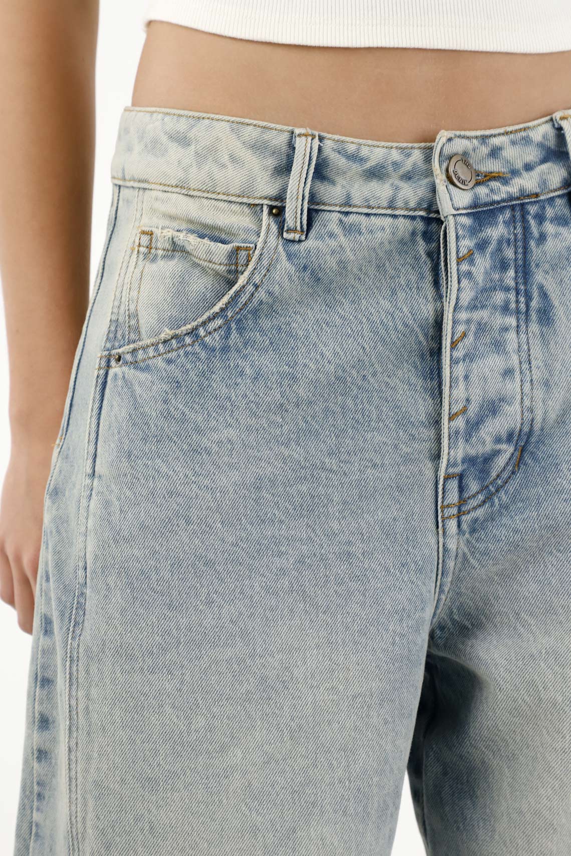 Low Rise Horseshoe Jeans with Vintage Effect for Women - Image 5