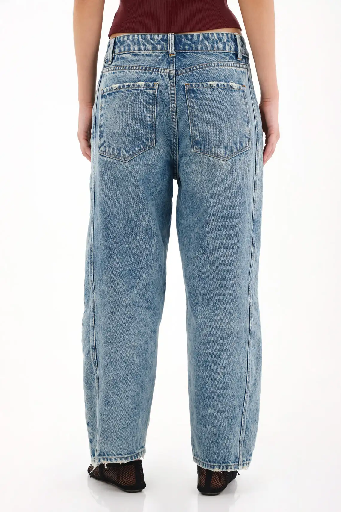 Blue Low Rise Horseshoe Jeans for Women - Image 4