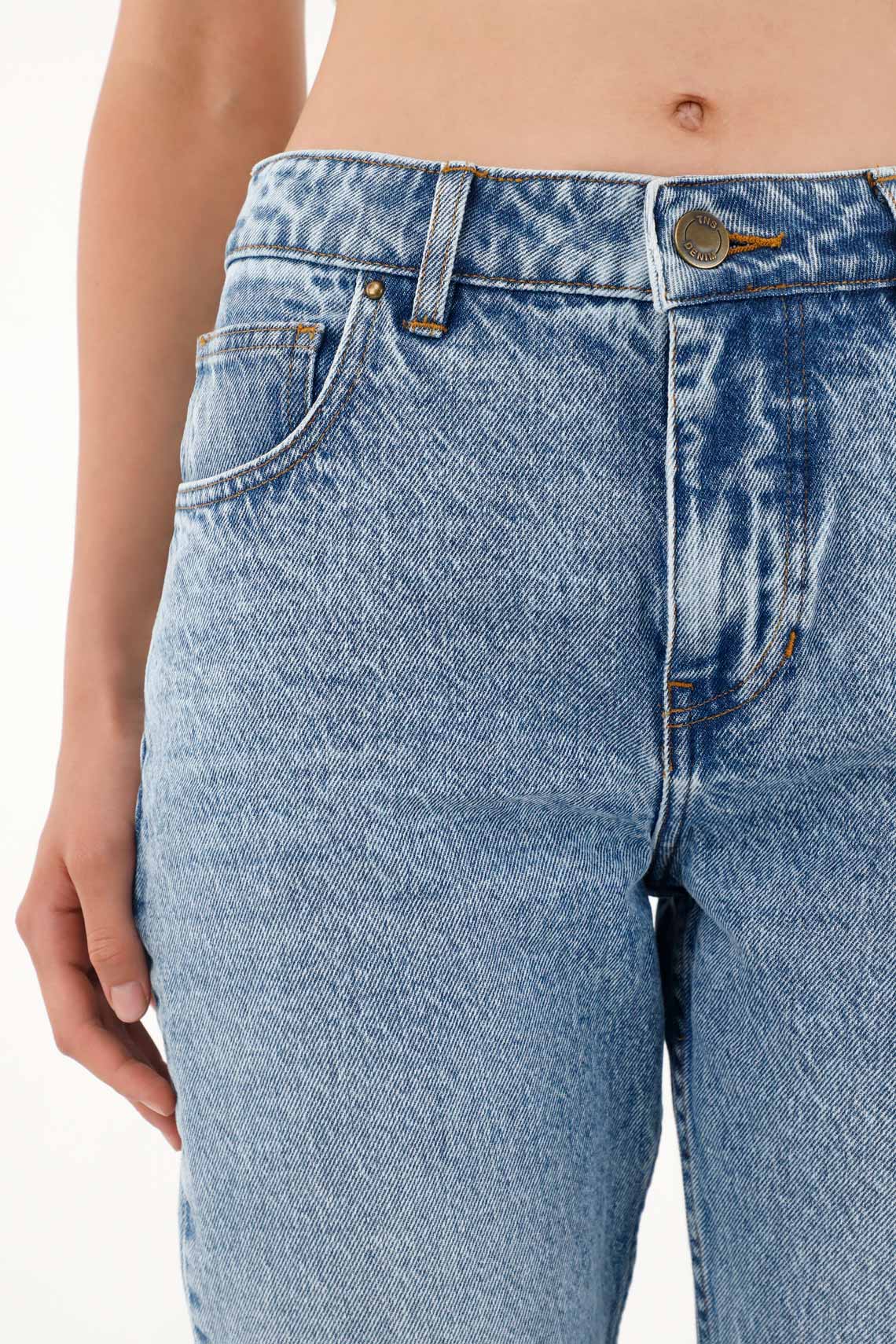 Women's High-Waisted Medium Tone Mom Jeans - Image 3