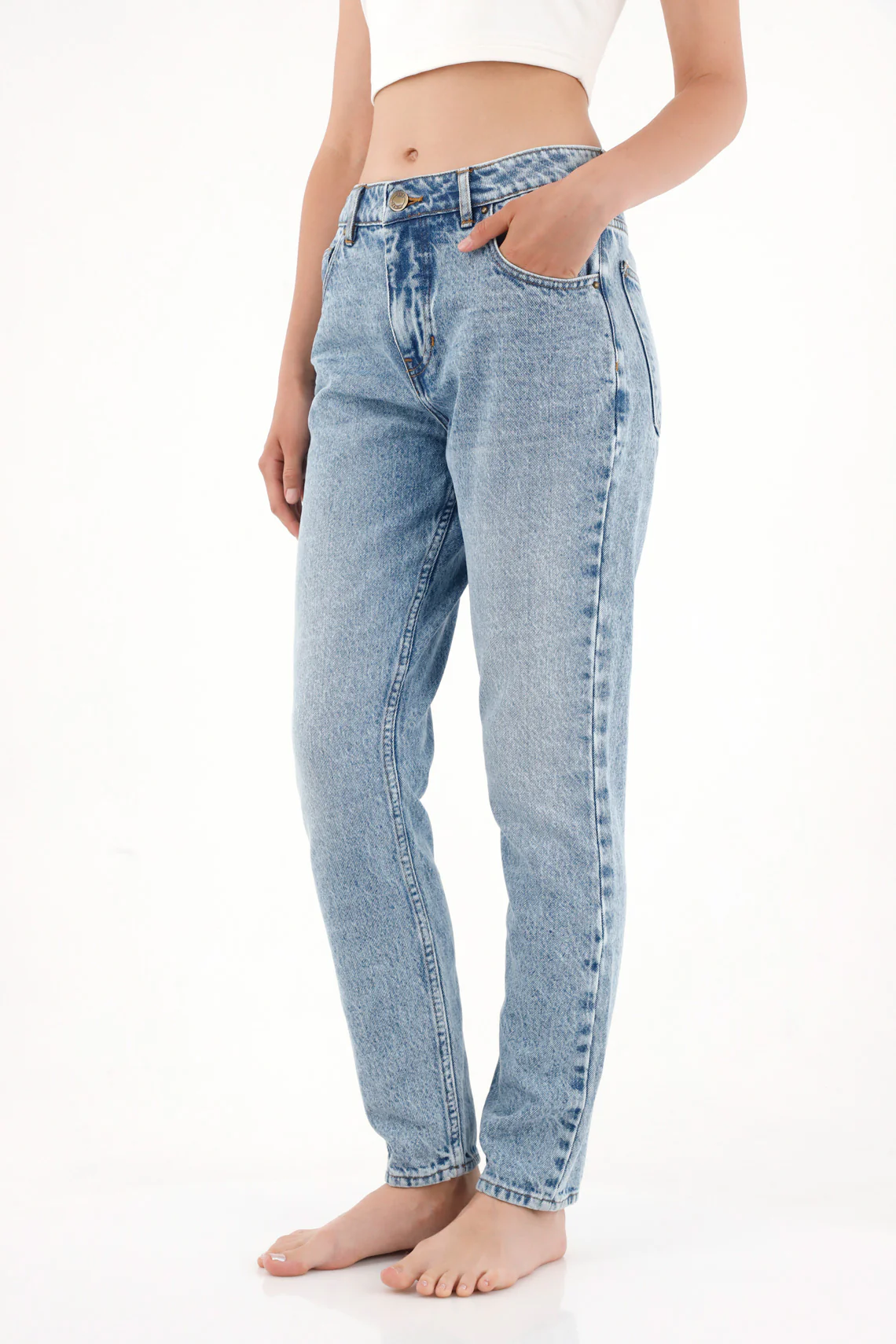 Women's High-Waisted Medium Tone Mom Jeans - Image 4