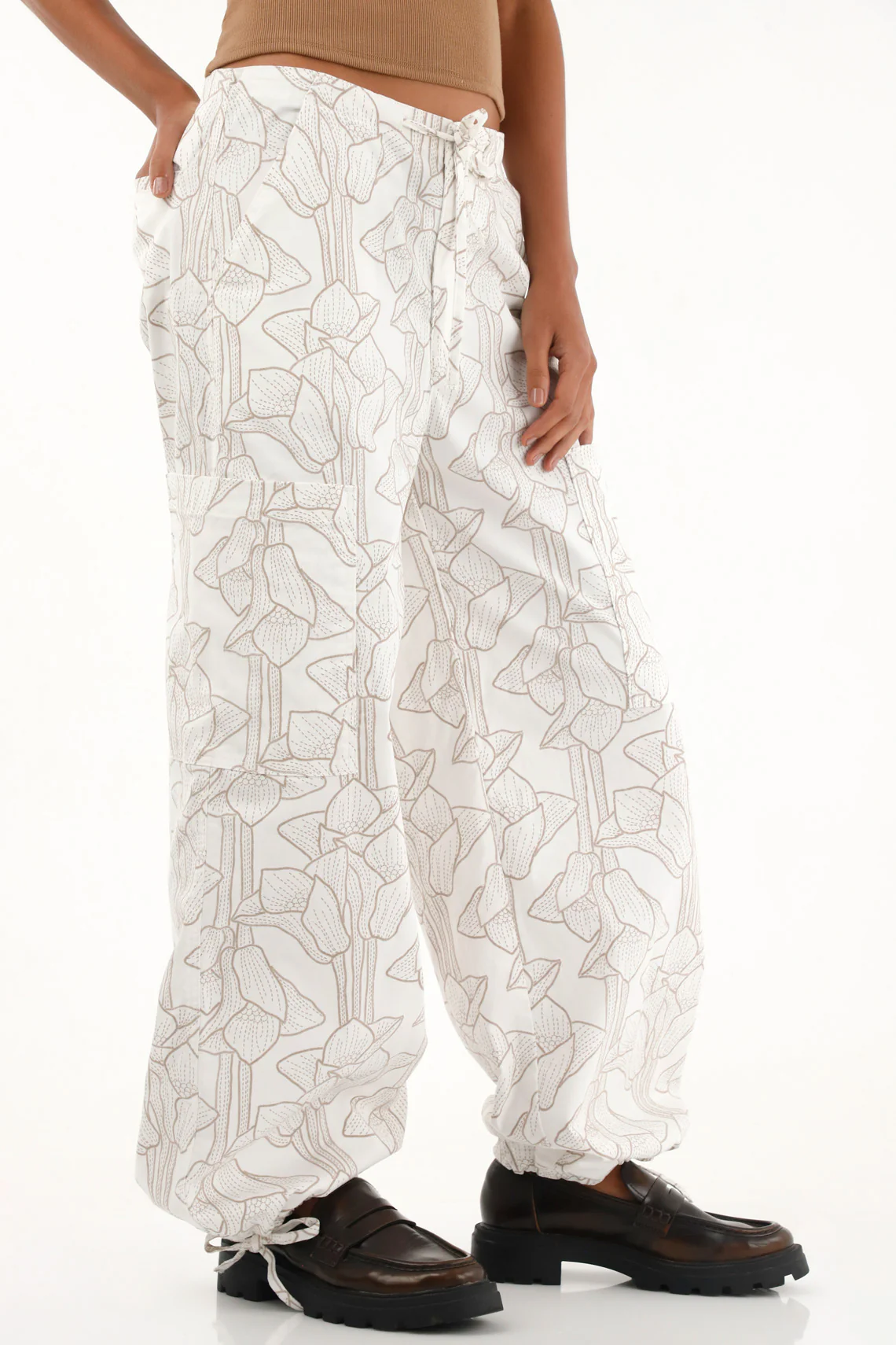 Women's printed cargo pants - Image 2