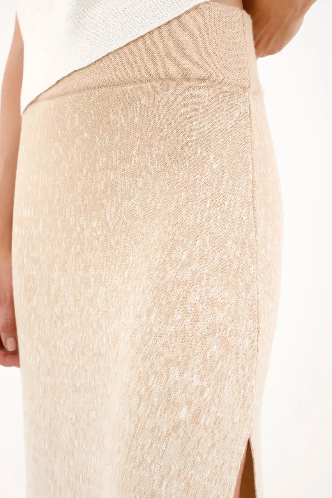 Long woven skirt with gradient design for women - Image 3