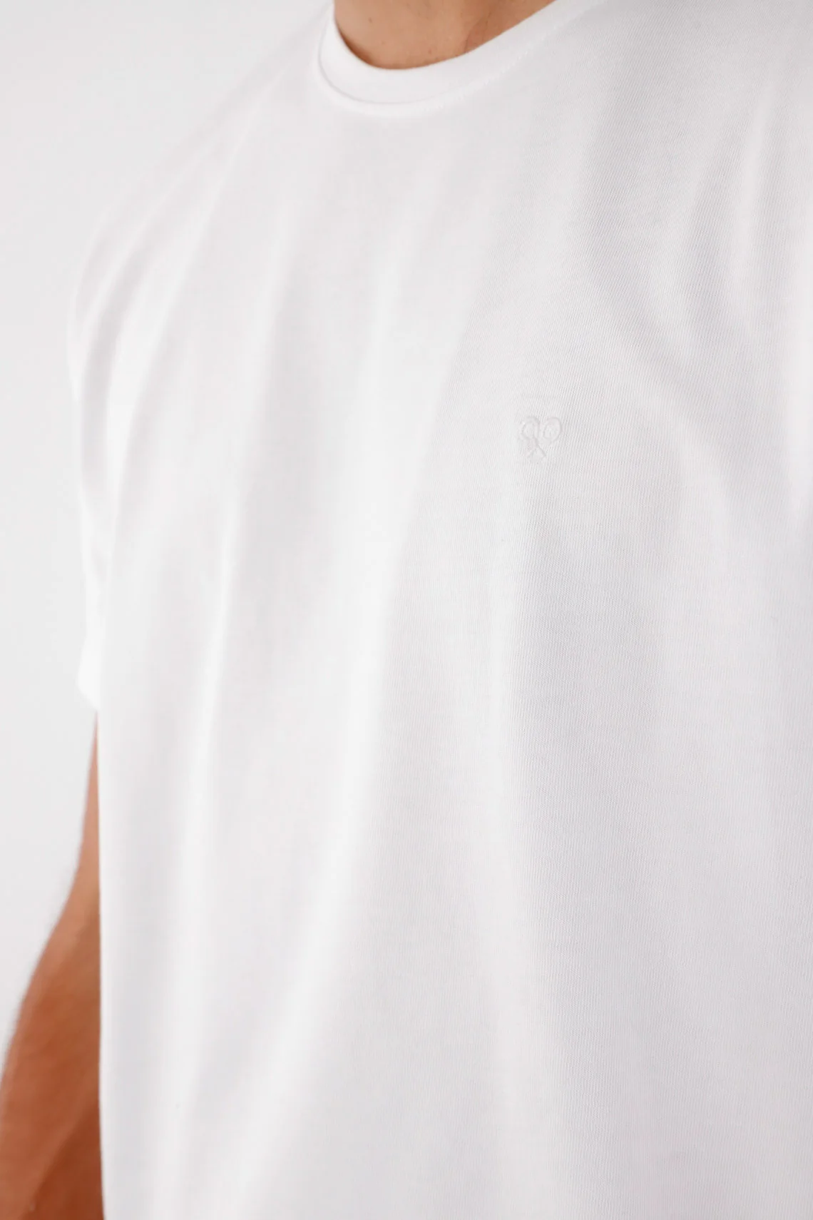 Basic T-Shirt with White Racket for Men - Image 2