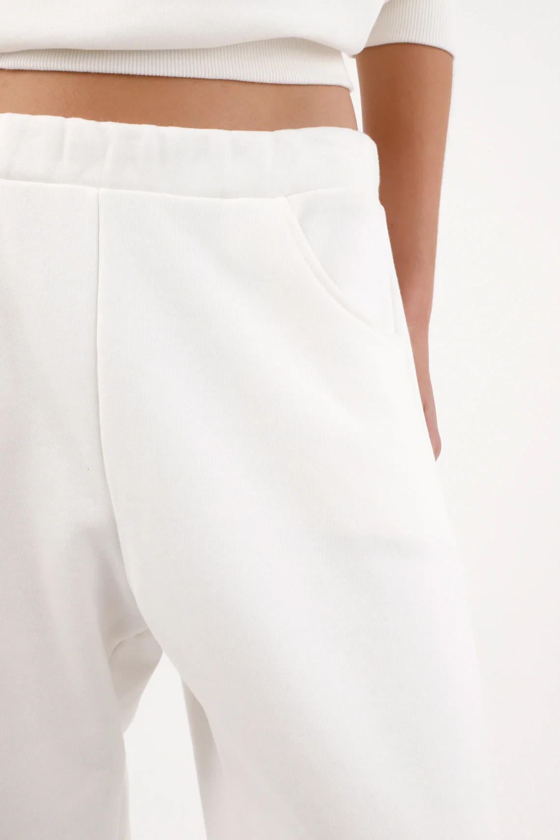 White Relaxed Fit Cotton Pants for Women with Curved Pockets - Image 3