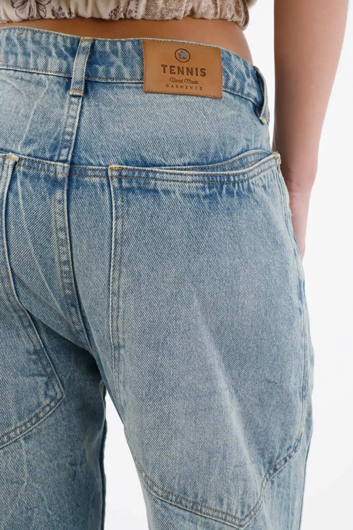 Women's Relaxed Straight Blue Cotton Jeans - Image 5